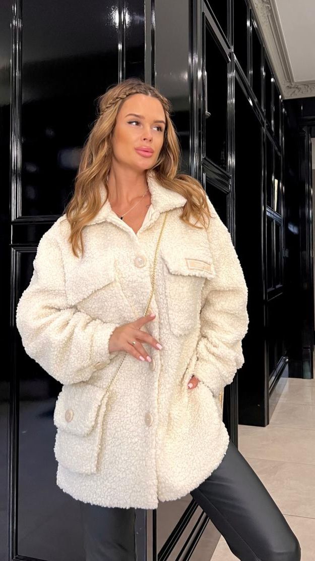 Piękna Damska Kurtka Płaszczyk Ze Sztucznego Futerka Karakuły Z Dopasowaną Torebką W Kolorze Ecru NP 3520 Beż/Ecru - zdjęcie 2