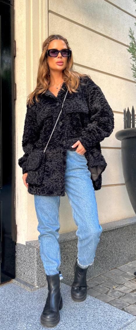 Piękna Damska Kurtka Płaszczyk Ze Sztucznego Futerka Karakuły Z Dopasowaną Torebką W Kolorze Ecru NP 3520 Czarny - zdjęcie 3