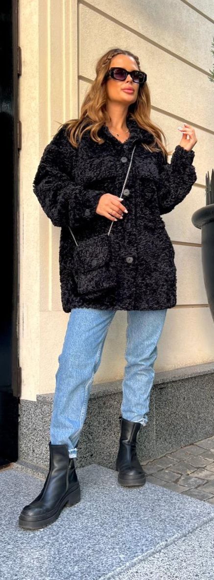 Piękna Damska Kurtka Płaszczyk Ze Sztucznego Futerka Karakuły Z Dopasowaną Torebką W Kolorze Ecru NP 3520 Czarny - zdjęcie 4