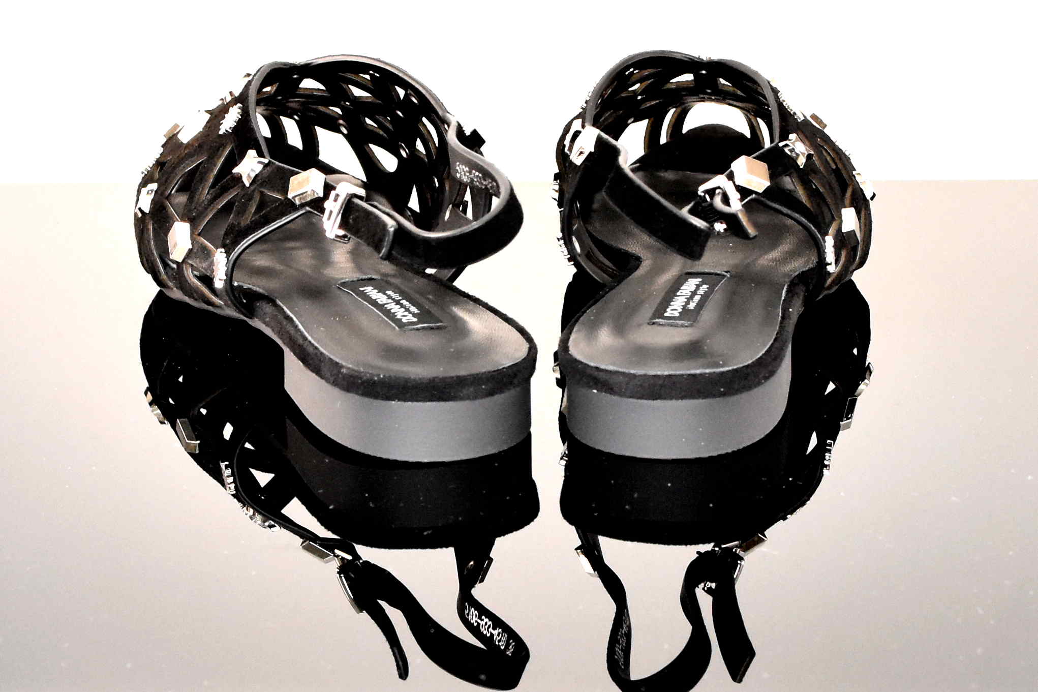 Ekskluzywne Ażurowe Sandałki z Ozdobnymi Srebrnymi Nitami DONNA FABIANI 5106-933-451D Czarny - zdjęcie 5