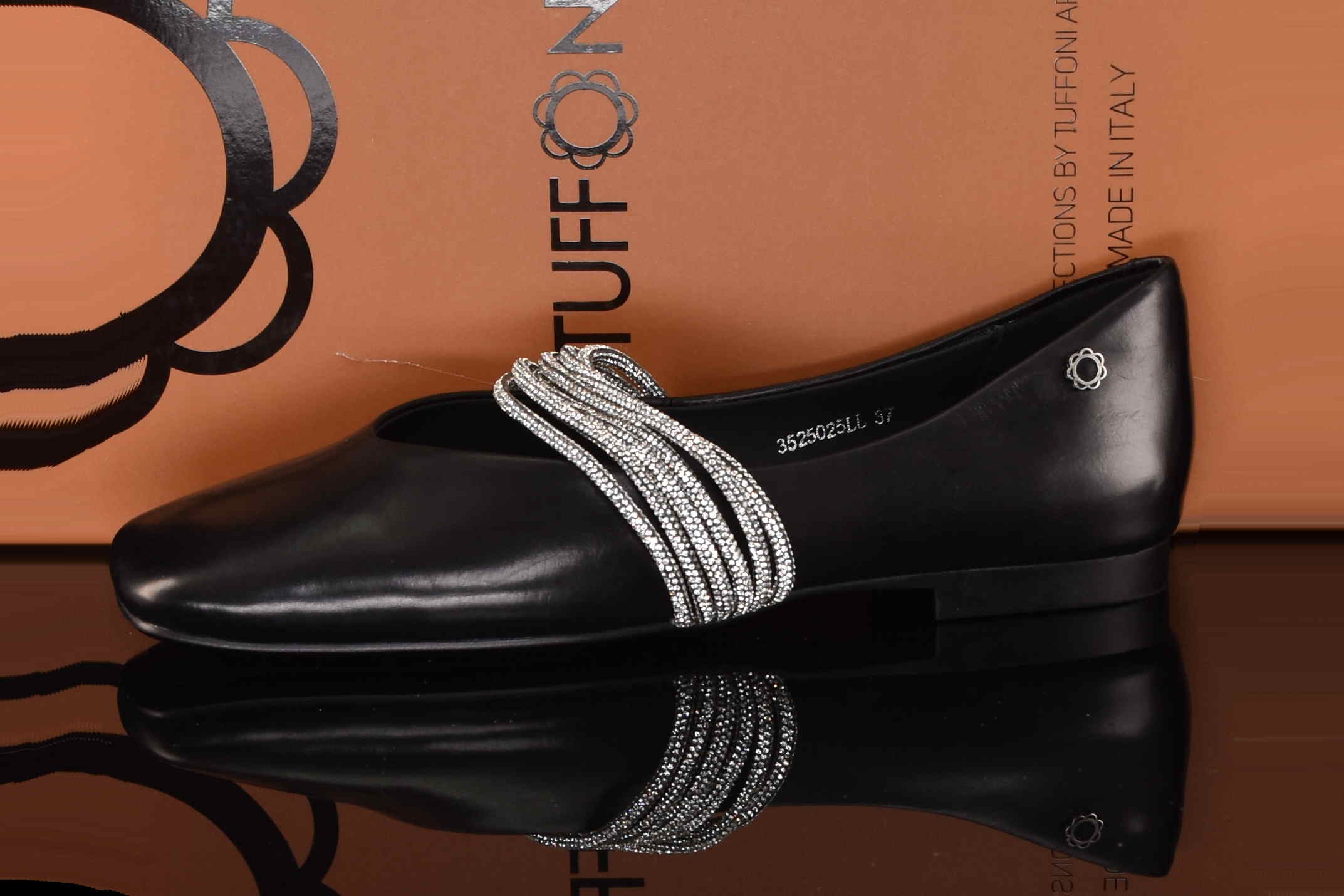 Ekskluzywne Skórzane Baleriny Szyk i Ekstrawagancja TUFFONI 3525025LL Czarny