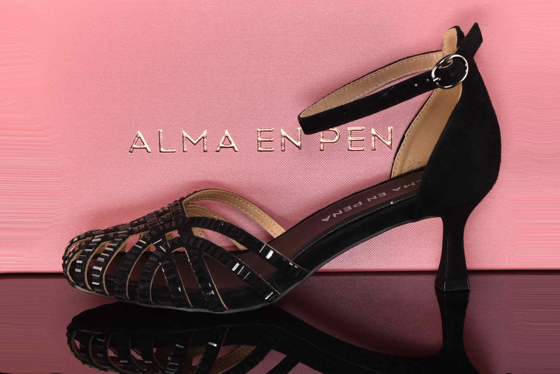 Eleganckie Sandałki z Miękkiego Zamszu z Kryształkami ALMA EN PENA V250822 Czarny