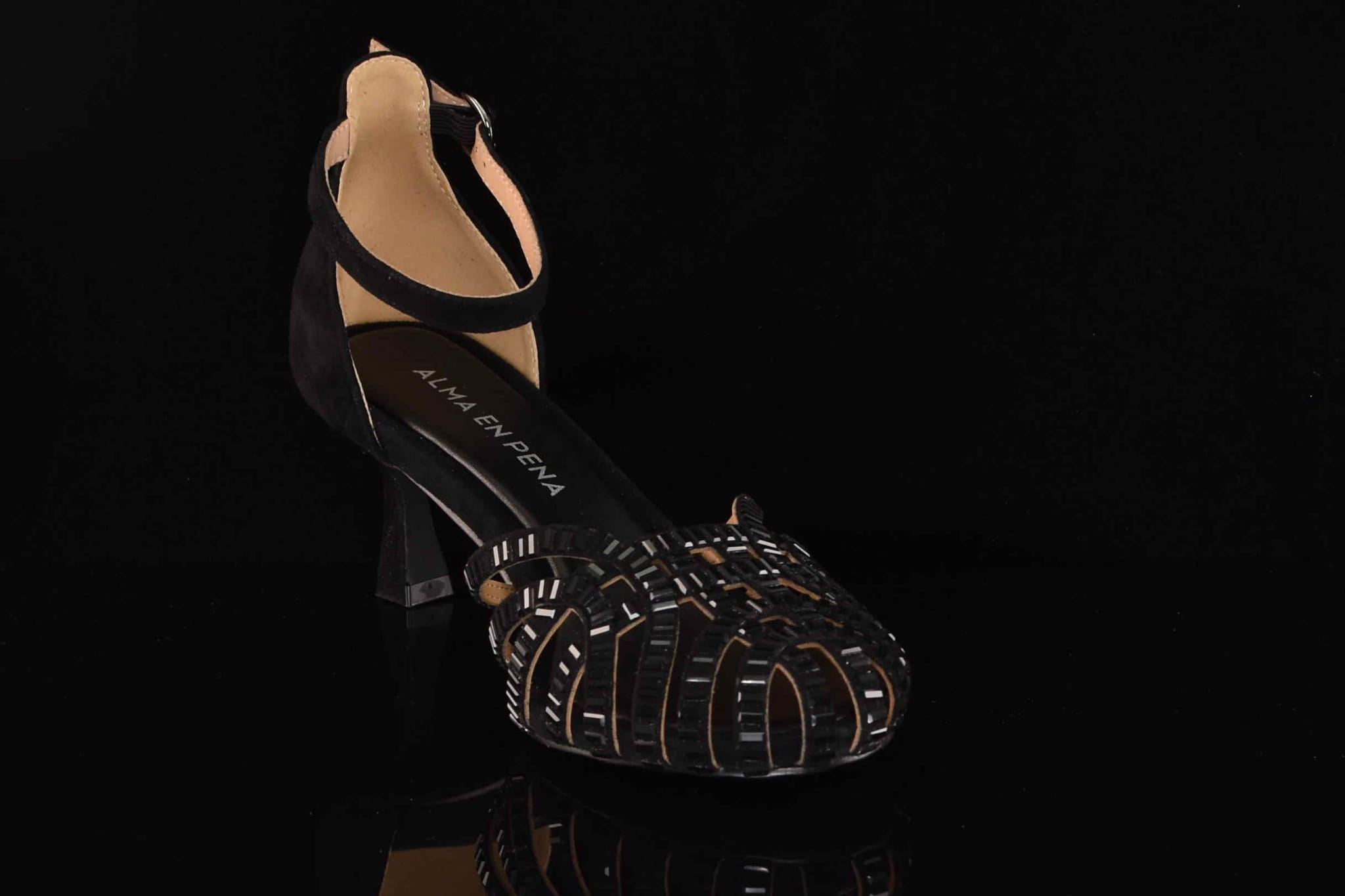 Eleganckie Sandałki z Miękkiego Zamszu z Kryształkami ALMA EN PENA V250822 Czarny - zdjęcie 3