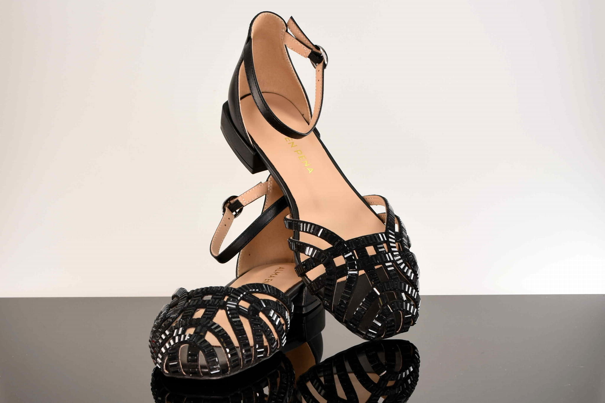 Eleganckie Sandały ze Skóry Naturalnej z Kryształkami Rozmiary Do 42 ALMA EN PENA V250411 Napa Black/Czarny - zdjęcie 7