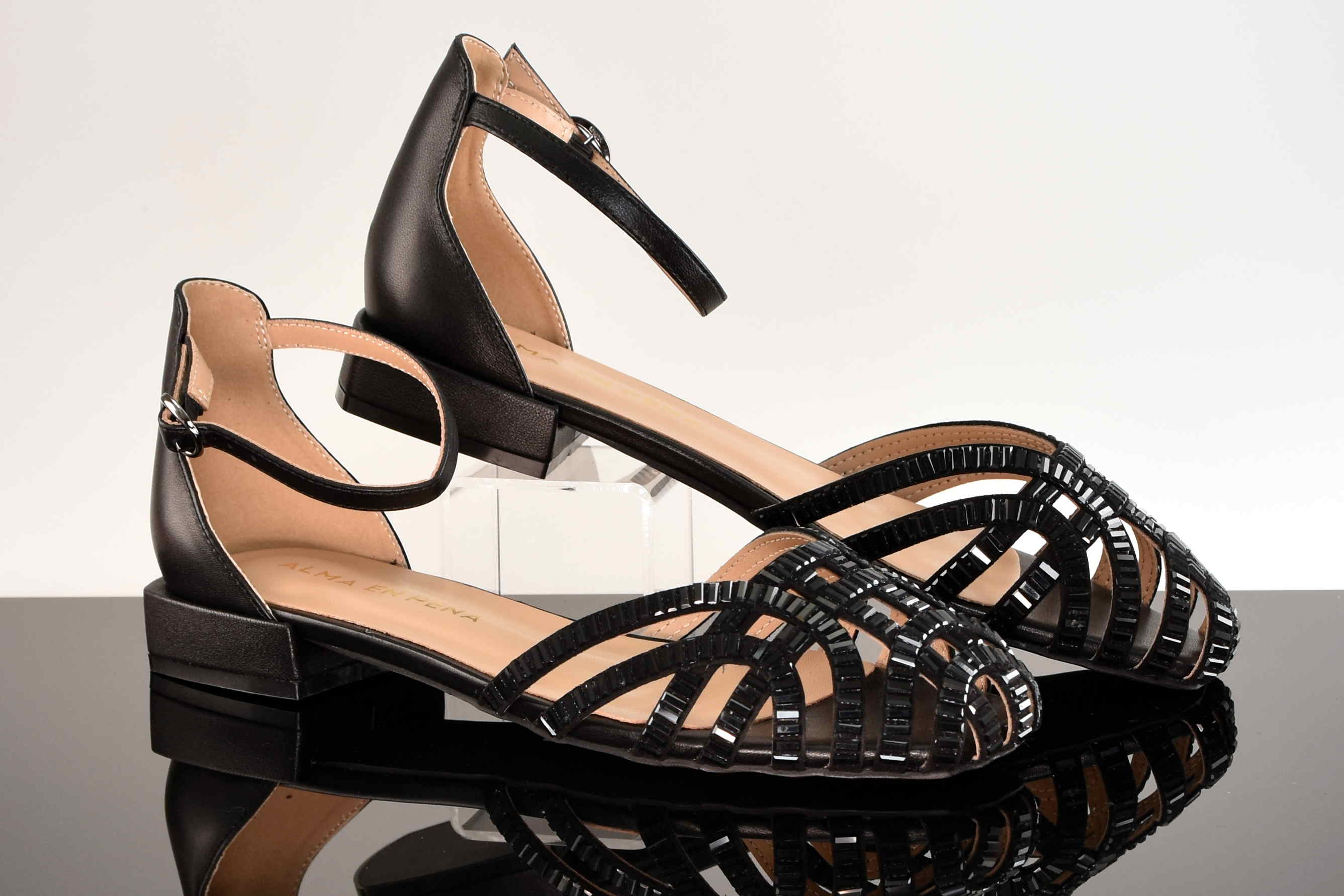 Eleganckie Sandały ze Skóry Naturalnej z Kryształkami Rozmiary Do 42 ALMA EN PENA V250411 Napa Black/Czarny - zdjęcie 8