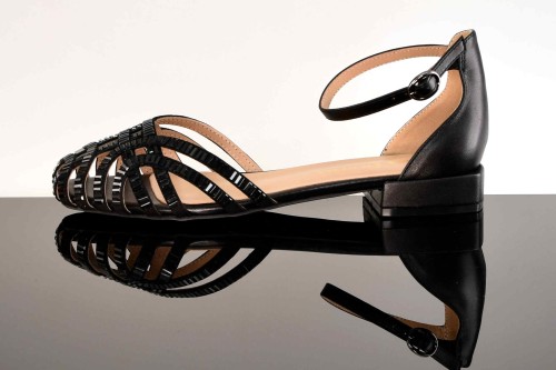 Eleganckie Sandały ze Skóry Naturalnej z Kryształkami Rozmiary Do 42 ALMA EN PENA V250411 Napa Black/Czarny - zdjęcie 9