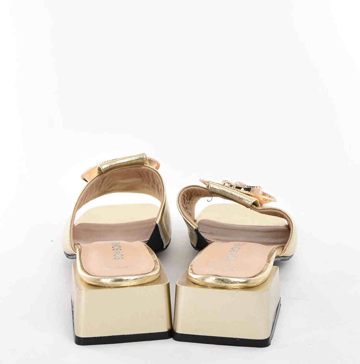 Eleganckie Klapki Damskie Gold Chic Luksusowy Styl i Wyjątkowa Wygoda z Naturalnej Skóry Bombonella 661.13029 GOLD/Złoty - zdjęcie 4