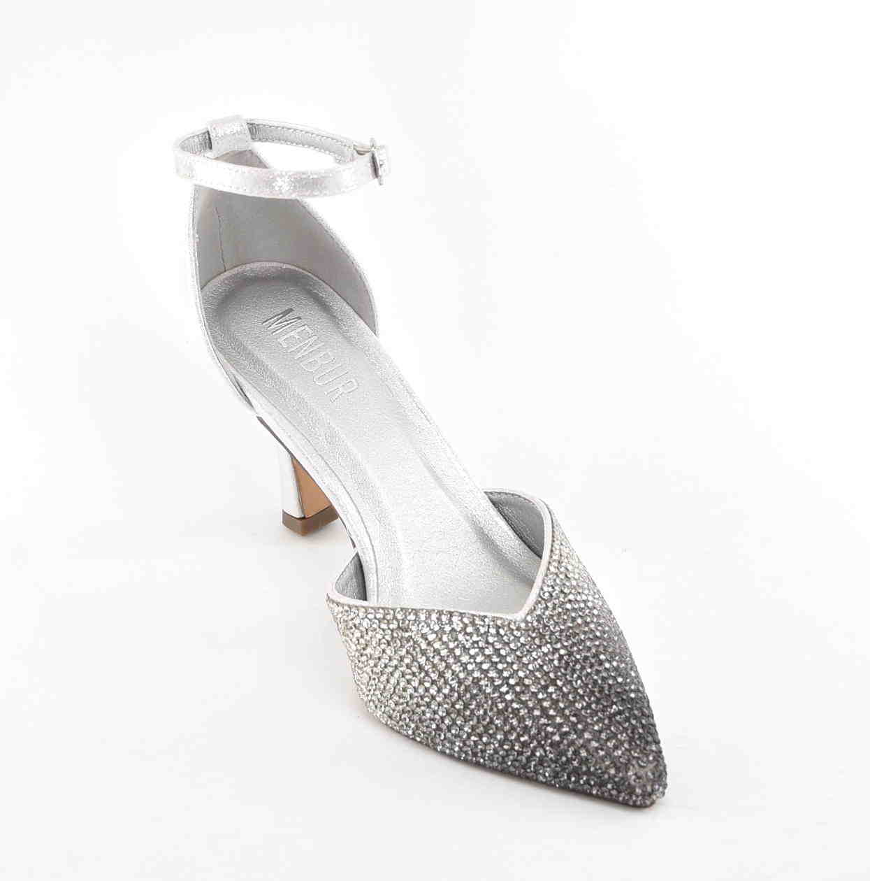 Blask, który przyciąga spojrzenia –Spektakularne Sandałki w Odcieniu Cieniowanego Srebra MENBUR AM73509 Plata/Srebrny - zdjęcie 2