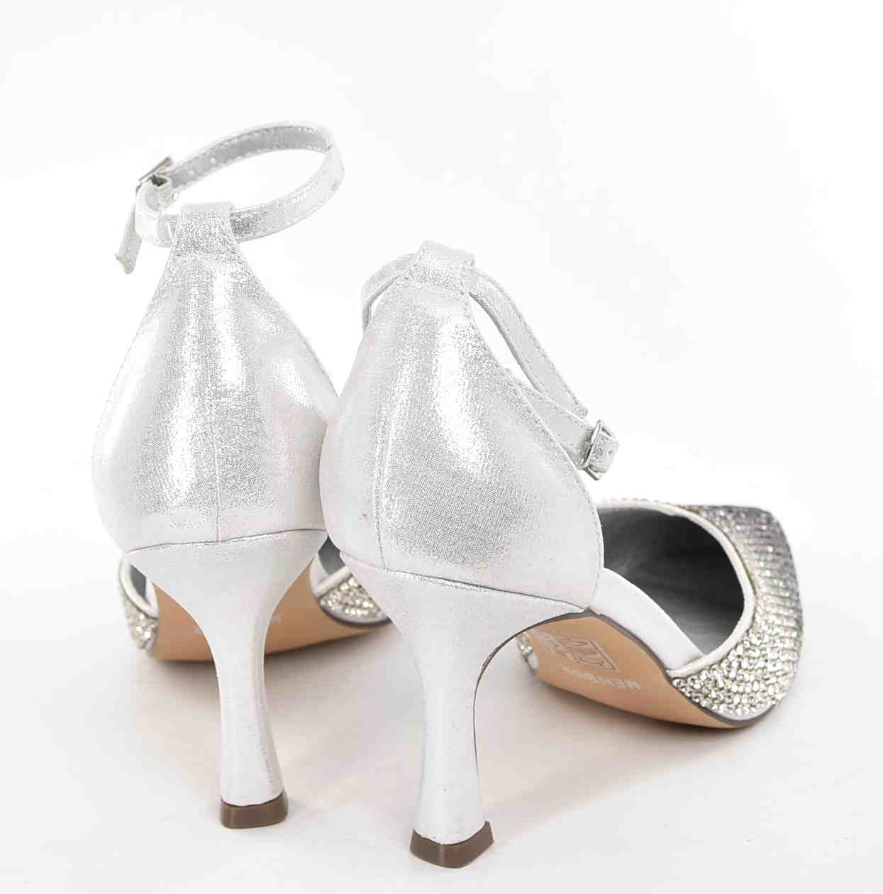 Blask, który przyciąga spojrzenia –Spektakularne Sandałki w Odcieniu Cieniowanego Srebra MENBUR AM73509 Plata/Srebrny - zdjęcie 3