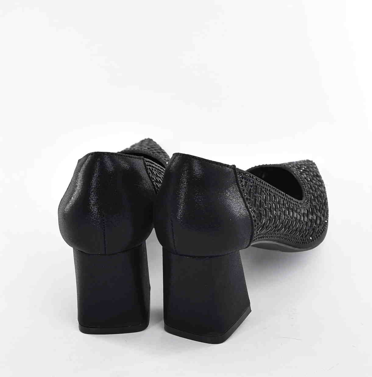 Elegancja i Subtelny Blask Damskie Czółenka MENBUR AM72101 Negro/Czarny - zdjęcie 3