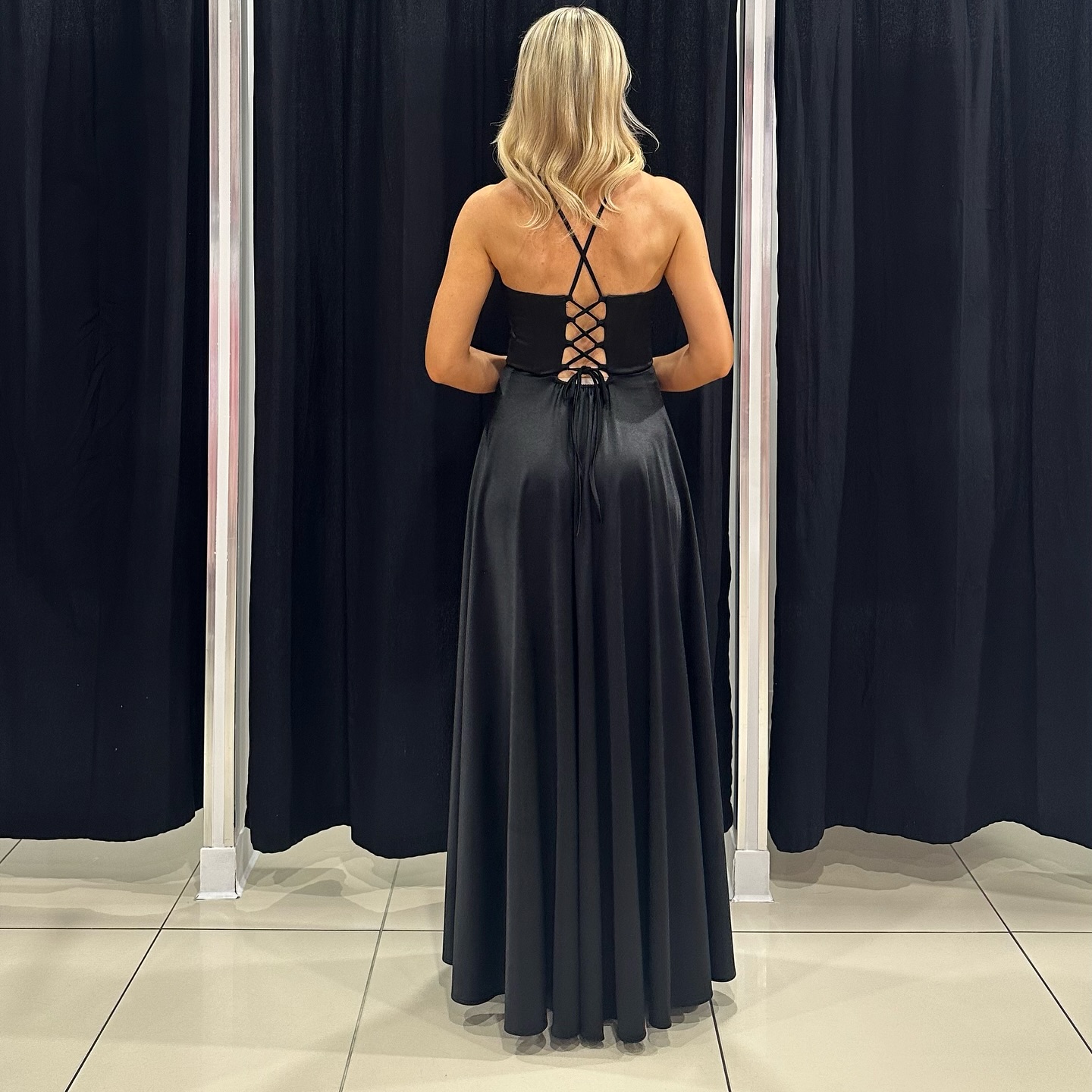 Sukienka damska – elegancja i komfort – model 38 - zdjęcie 1