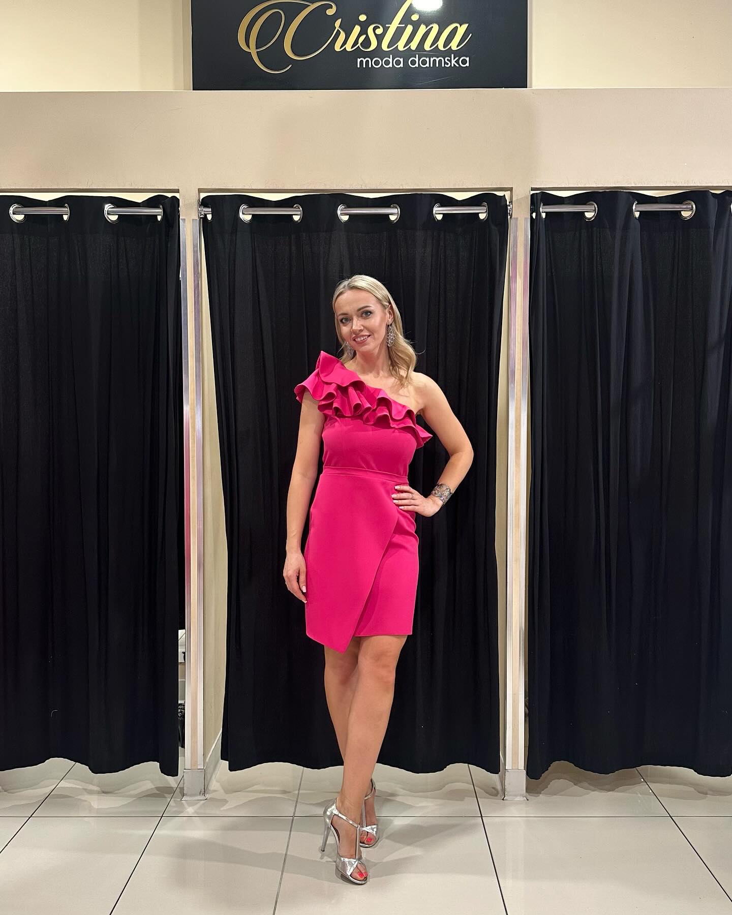 Elegancka sukienka damska – styl premium – model 55 - zdjęcie 1