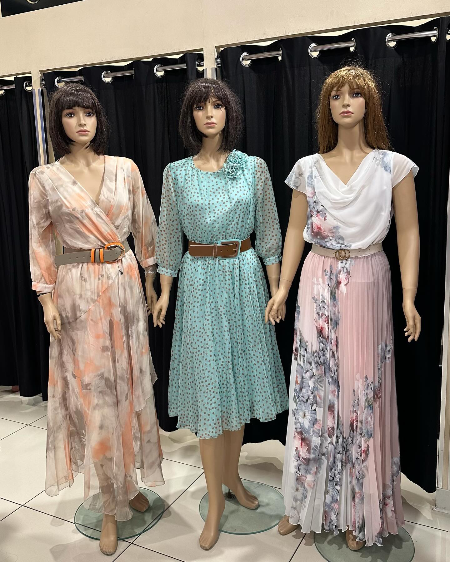 Nowoczesna sukienka damska – styl i wygoda – model 57 - zdjęcie 1