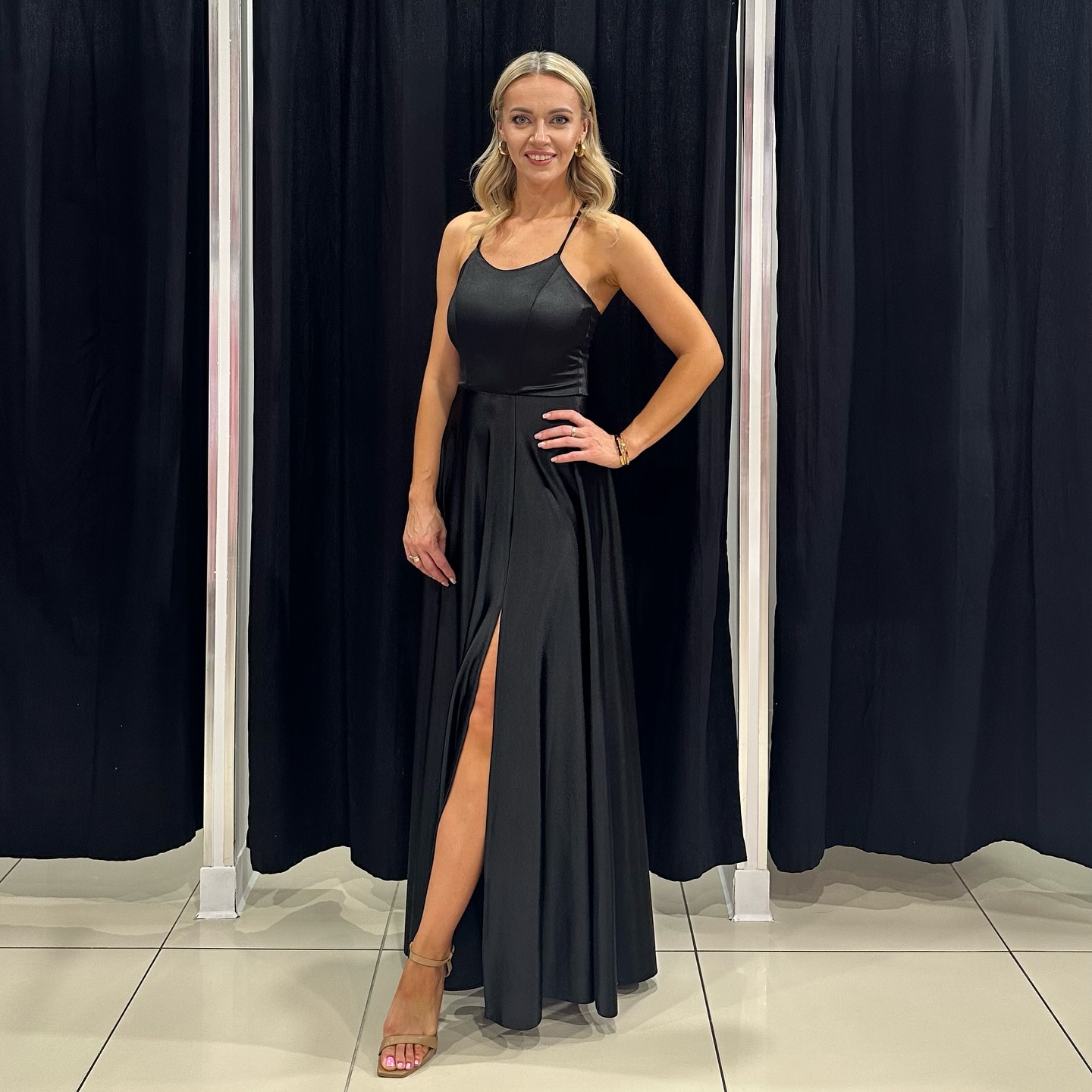 Sukienka damska – modny krój i styl – model 59 - zdjęcie 1