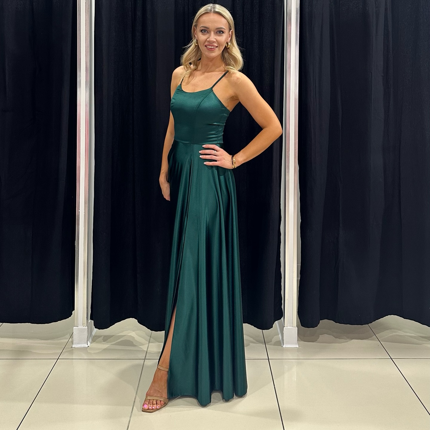 Elegancka sukienka – wyjątkowy wygląd – model 73 - zdjęcie 1