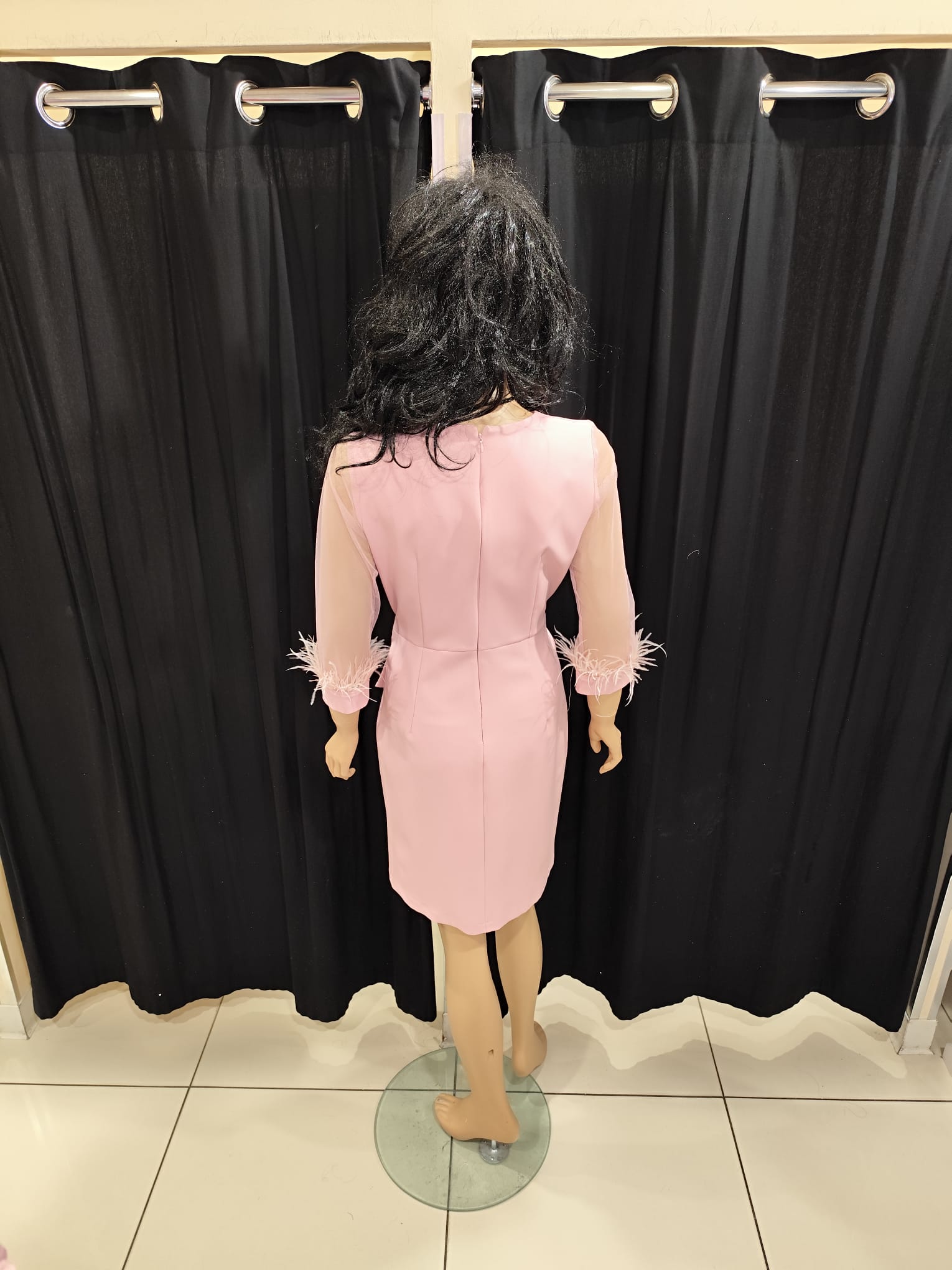 Stylowa sukienka damska – kobiecy design – model 105 - zdjęcie 1