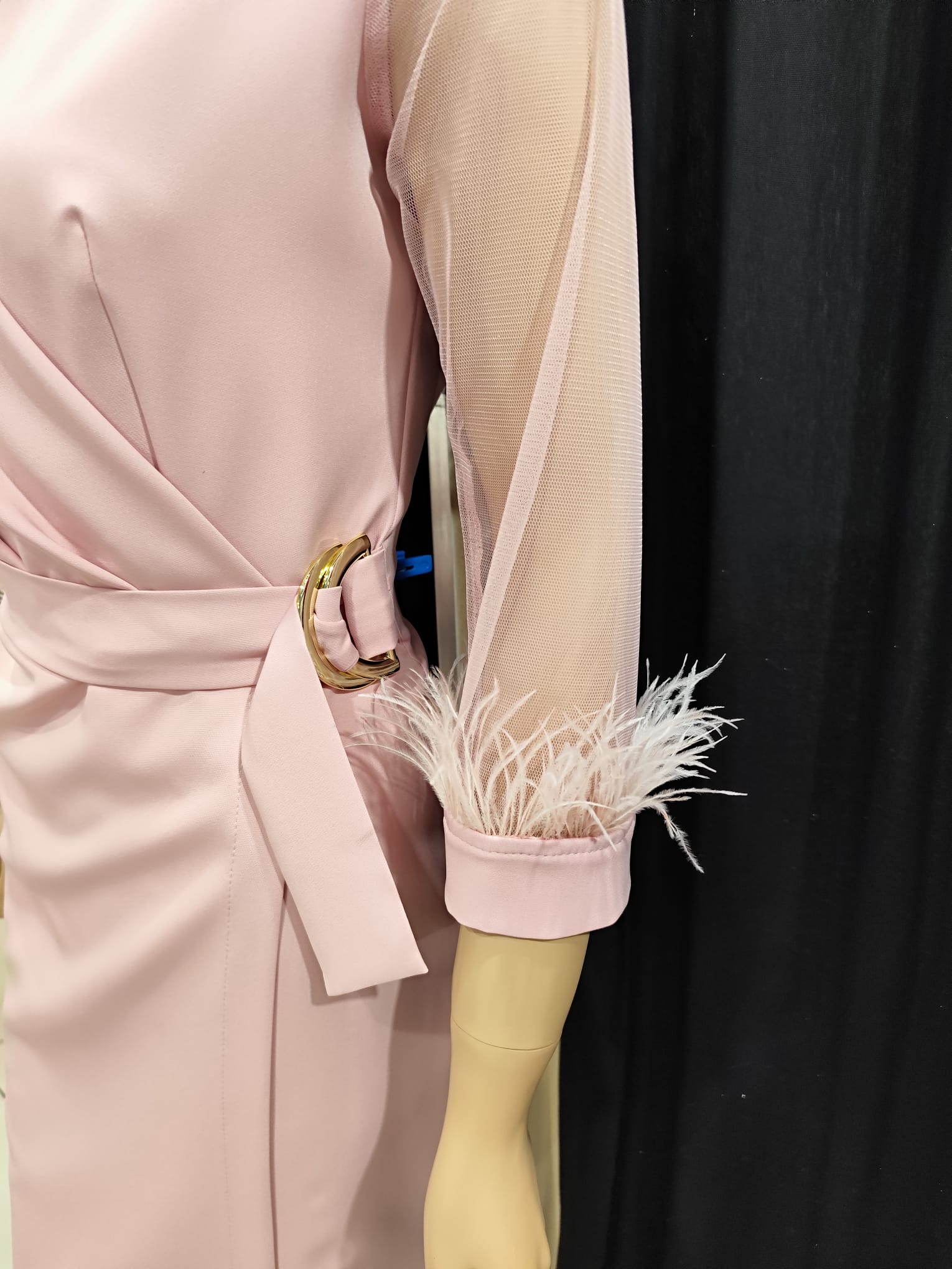 Modna sukienka damska – idealna na każdą okazję – model 108 - zdjęcie 1