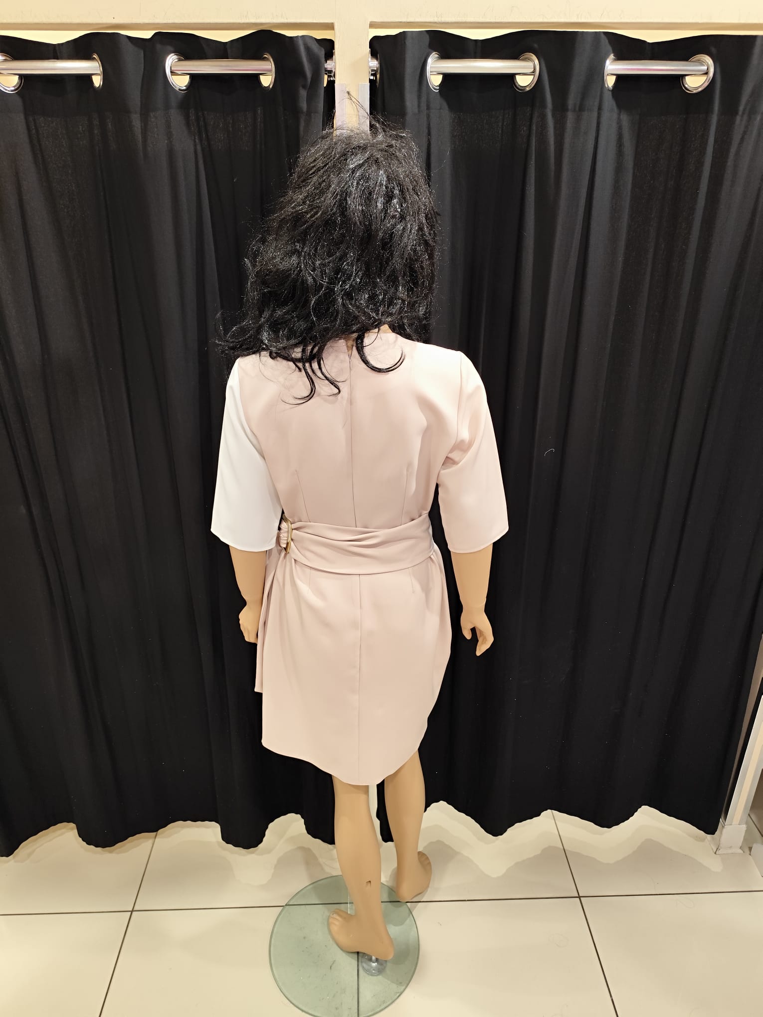 Sukienka damska – elegancja i komfort – model 113 - zdjęcie 1