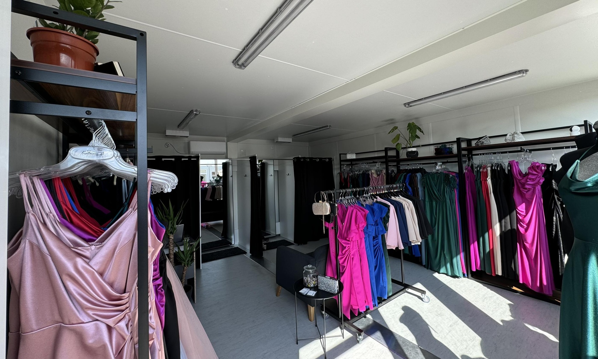 Kobieca odzież damska – nowy trend – model 1 - zdjęcie 1