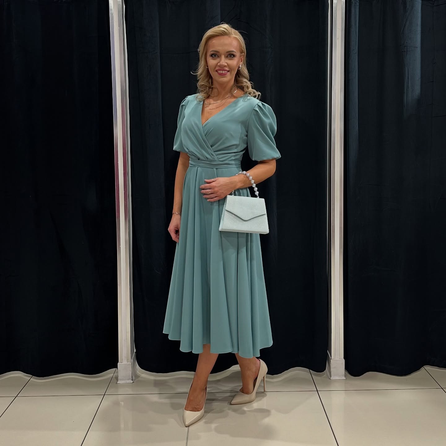 Sukienka damska – modny i wygodny model – model 126 - zdjęcie 1