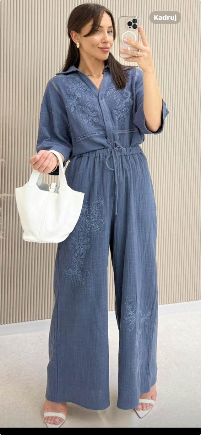 Modna odzież damska – kobiecy design – model 15 - zdjęcie 1