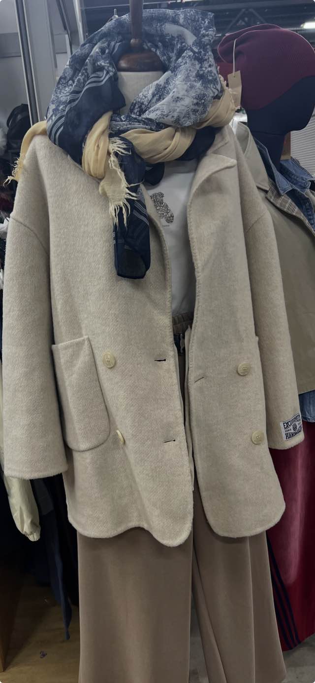 Elegancka odzież damska – kobieca moda – model 28 - zdjęcie 1