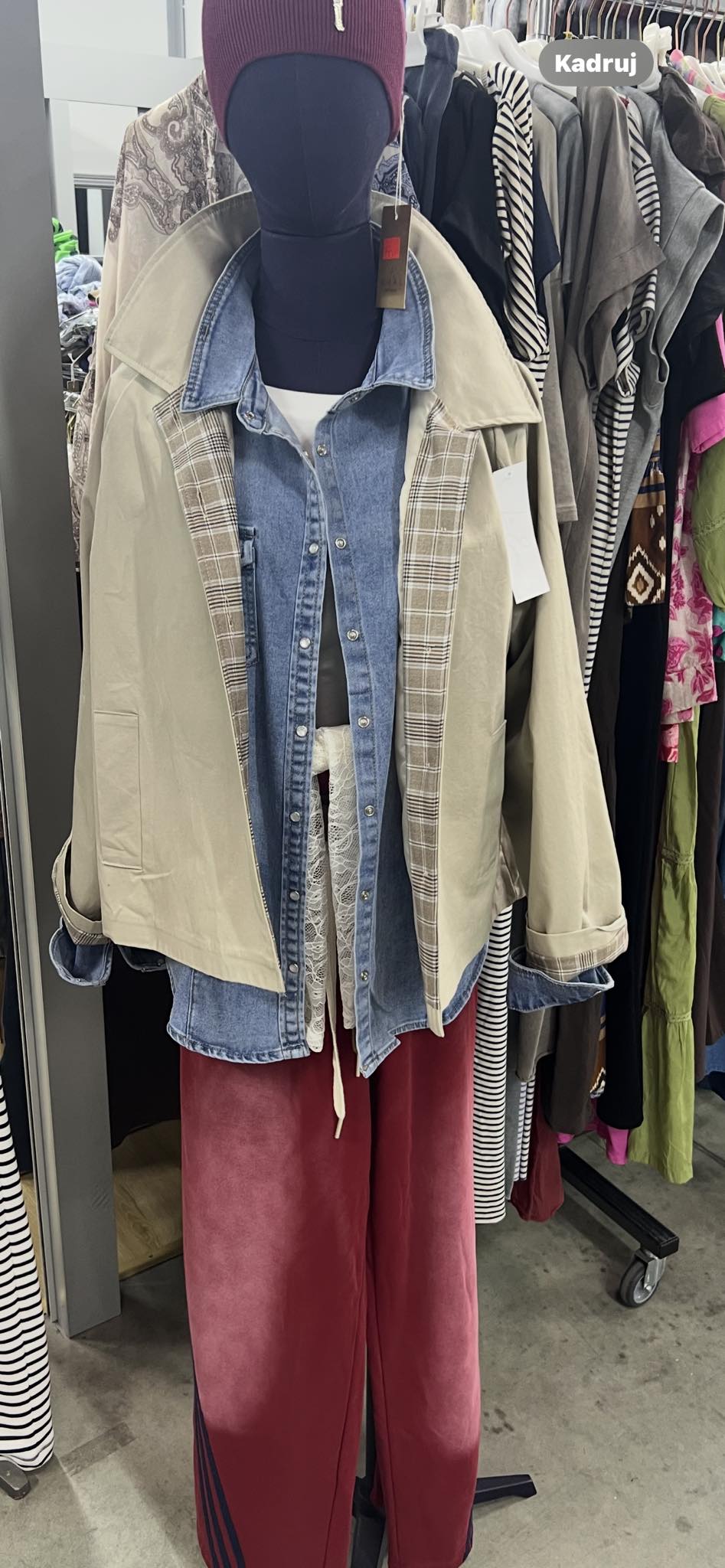 Odzież damska – wygodna i modna – model 33 - zdjęcie 1