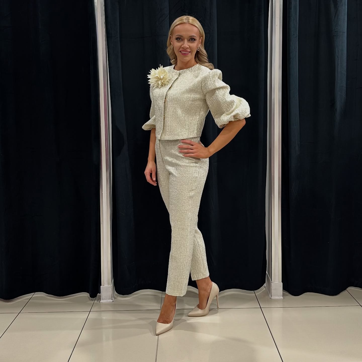 Damska sukienka – nowoczesny design – model 154 - zdjęcie 1