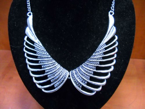 Biżuteria – elegancja i prostota