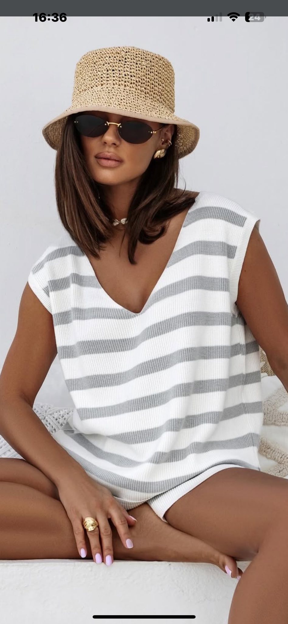 Stylowa odzież damska – nowoczesna moda – model 38 - zdjęcie 1