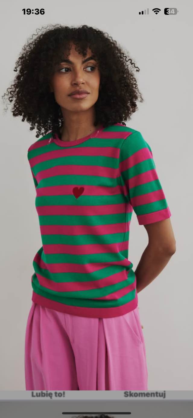 Stylowa odzież damska – modny krój – model 50 - zdjęcie 1