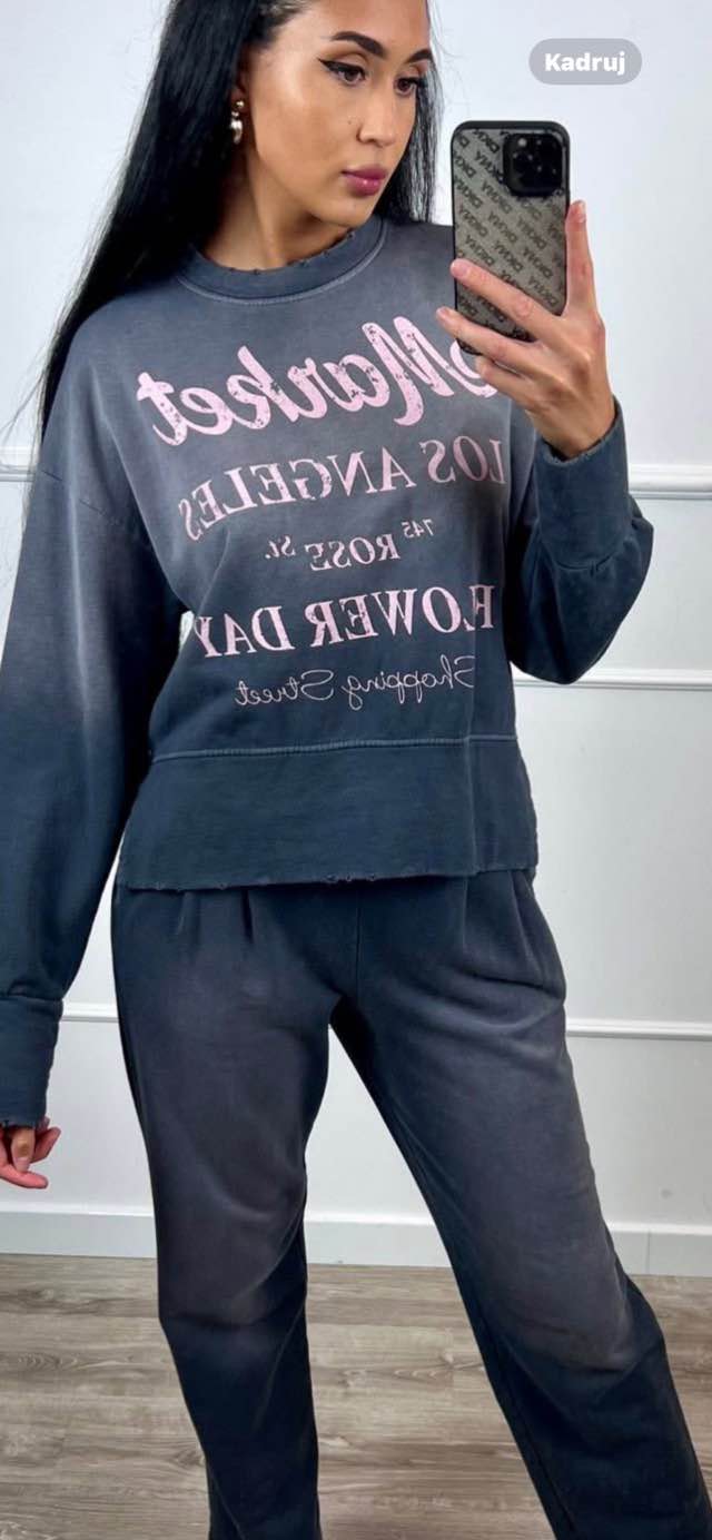 Stylowa odzież damska – wygodna moda – model 54 - zdjęcie 1