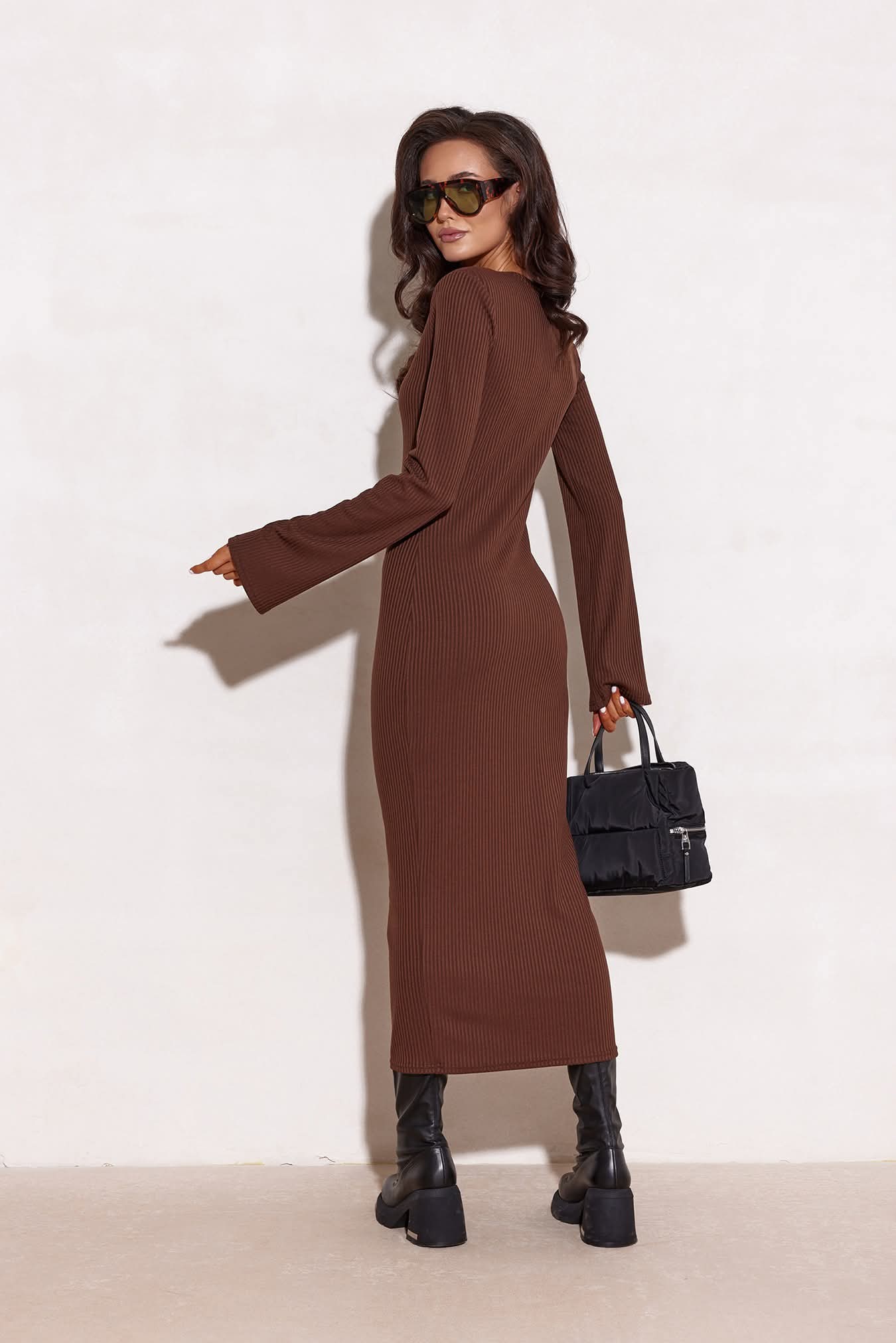 Odzież damska – nowoczesna elegancja – model 48 - zdjęcie 1