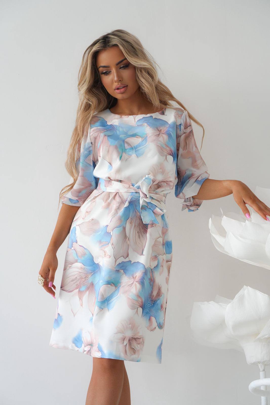 Damska odzież – estetyczny fason – model 105 - zdjęcie 1